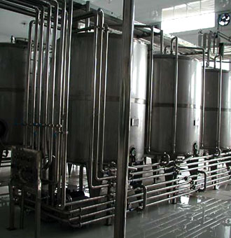 重庆某液体洗涤剂厂定制的成套设备中的不锈钢储罐
